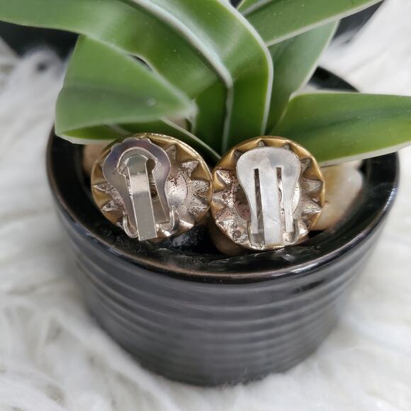 Vintage Pearl Rhinestone Round Clip On Earrings - Picture 4 of 4